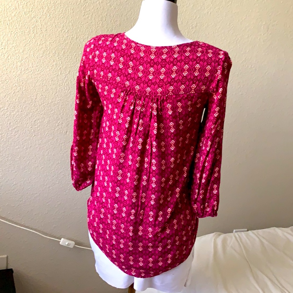 Mossimo  top. - Picture 2 of 7